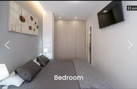 New! Designer apartment in center with fast Wi-fi - Photo 12