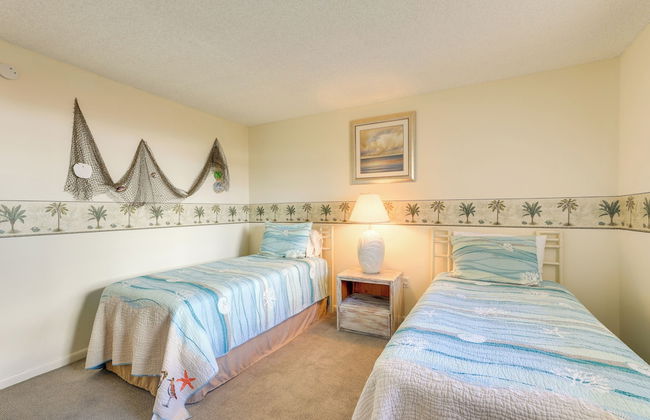 Sunny Cocoa Beach Condo with Balcony and Pool Access - Foto 29