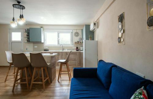 Stergios Suite with Private Jacuzzi - Photo 12