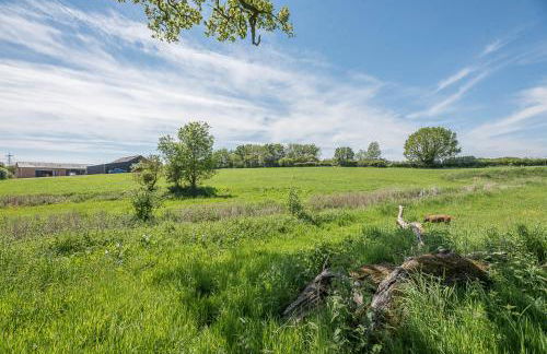 Chapel Cottage at Pond Hall Farm, Stunnning Property with Private Hot Tub, Hadleigh - Foto 76