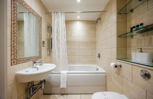 Dolphin Hideaway- Poole Quay Apartment with Parking - Photo 7