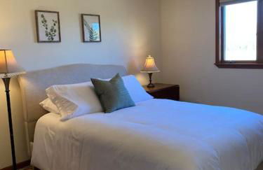 Dave & Susie's Place Across from Notting Hill Farm! - Foto 5