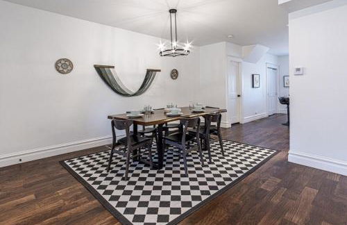 Ann Avenue Spacious 3BR Home with Games, Yard and Near Downtown - Photo 4