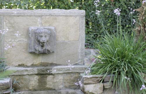 La Dimora dei Conti, Indulge in a Country Farmhouse Apartment with Jacuzzi Facing the Town! - Foto 107