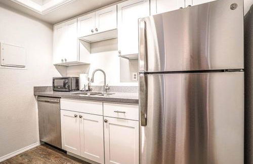 Modern Microsoft Redmond Campus Condo with Balcony - Foto 10