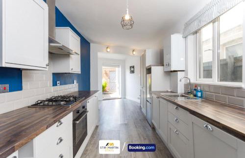 Comfy 3bed House By StirkMartin Stays Short Lets & Serviced Accommodation Cardiff With Free Parking & 8mins to City Centre - Foto 23