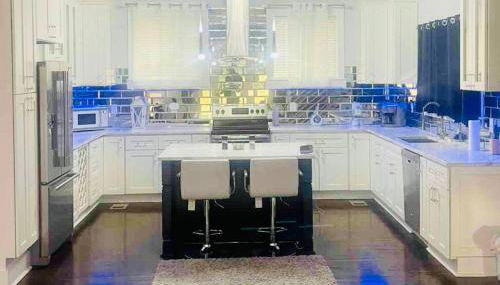 1966-Huge 4BR w/Rooftop Veranda - Foto 3