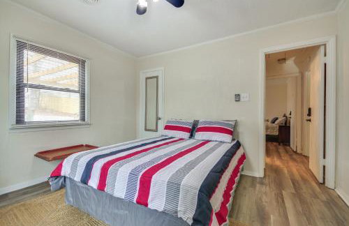 Tranquil Lakefront Home with Sunroom in Burlington - Foto 17