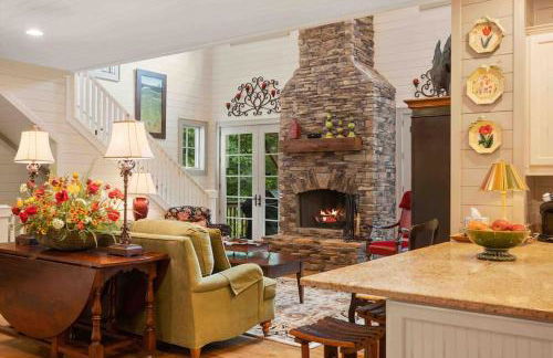 Cashiers Lux Mountain Home - Large Fire Pit - Foto 1