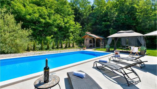 Amazing Home In Krapinske Toplice - Photo 2
