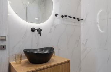 Sol Luxury Apartment - close to the beach with a private heated mini pool - Foto 8