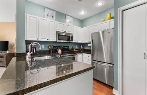 Corner Unit in the middle of it all - 99 Walkscore - Foto 37