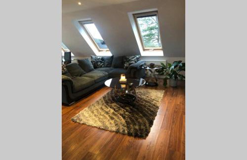 Struan Coach house in gated residence - Photo 4