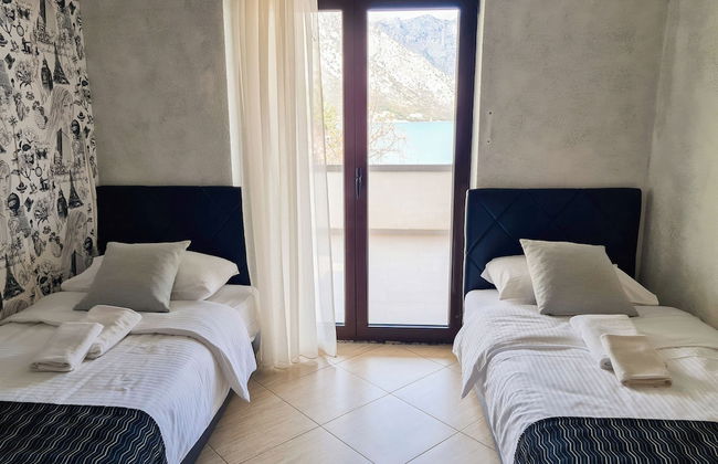 Step to Kotor bay Stoliv - Photo 13