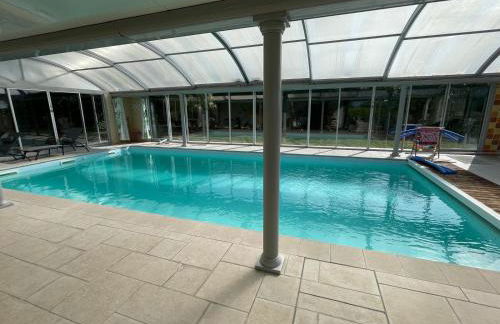 Domaine de la Chesnaie - Piscine couverte - Photo 4