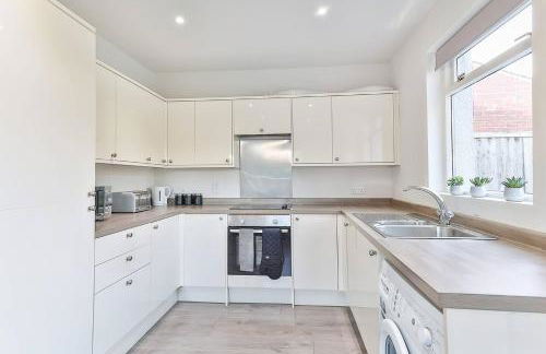 Newly Extended 3 Bed Family home Near Graves Park - Foto 3