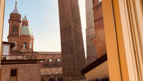 Asinelli Panoramic Rooftop, In front of the Two Towers - Photo 3