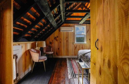 Charming 2BR with Fire Pit on Farm - 10 Min to Wharf - Foto 26