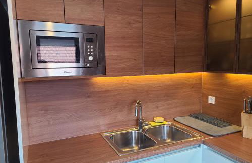 Modern 4-Star luxury apt - WFH Ready, Free Parking - Foto 10