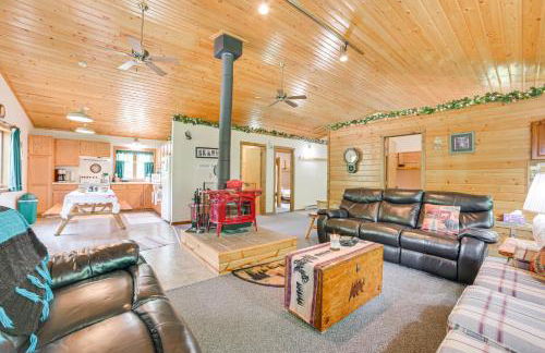 Michigan Retreat on 10 Acres Hike, Fish and Explore - Foto 3