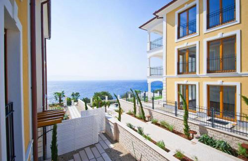 Beachfront apartment with pool, panoramic sea view - by Traveler tourist agency Krk - ID 2390 - Foto 3