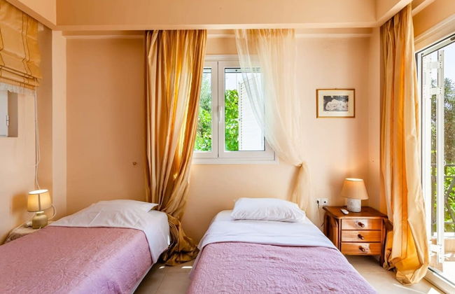 Verga Majestic Sunsets - Elegant Chic Retreat - Photo 29