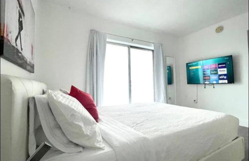 Miami International Airport 1 - Photo 5