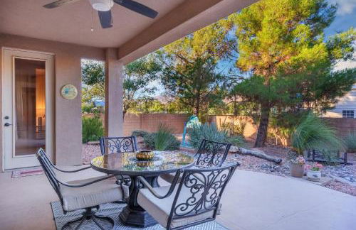 A super variety of games, golf carts, & unique decor near Zion National Park! - Foto 25