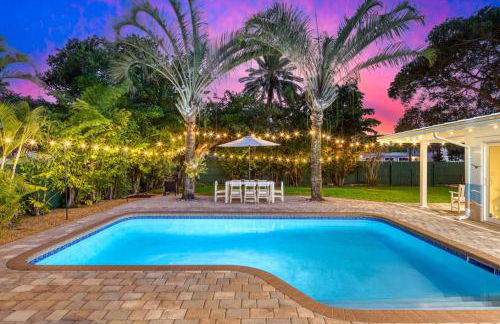 Heated Pool- MiniGolf- Fire Pit- Game Room- 1mi to Beach - Foto 40