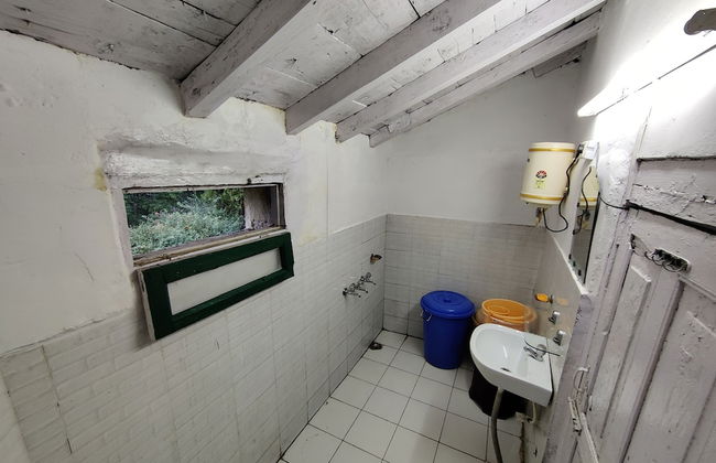 Pre Independence 2 BHK Bungalow,dalhousie,himachal - Photo 7