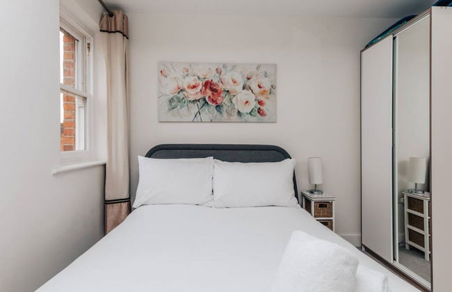 Central Modern Flat Sleeps 6 - Dedicated Parking - From 125 Per Night - Foto 20