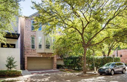 Uptown Dallas Group Getaway Near Art, Eats and More! - Foto 1