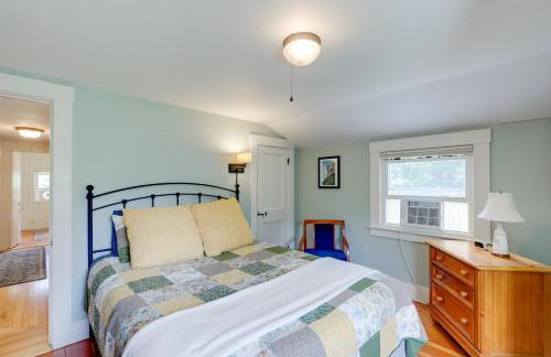 Franconia Escape on Half Acre w/ Fire Pit & Deck! - Foto 16