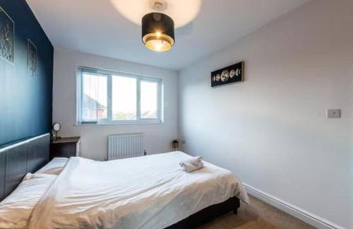 Family-Friendly 4-Bedroom House in Moston with Parking and Garden - Foto 25