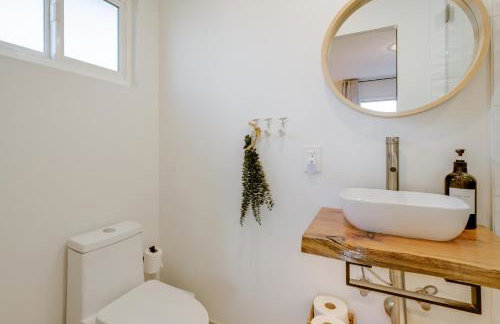 Seaside Home with Hot Tub and Patio Close to Beaches! - Foto 12