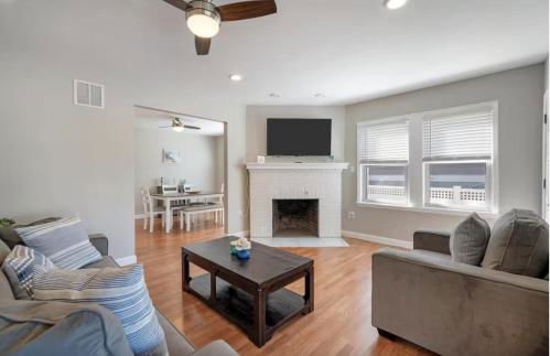 Salt Life Retreat Unit A-2BR/2BA, Heart of Margate - Foto 11