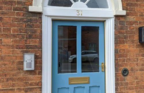 31 High Street - Modern & Stylish 2-bed Apartment - inc parking - Photo 6