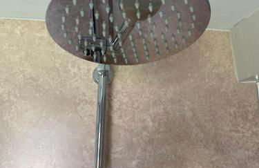 4-Bed Cottage at Famous Tuckers Grave Inn Sleeps 8 - Photo 39