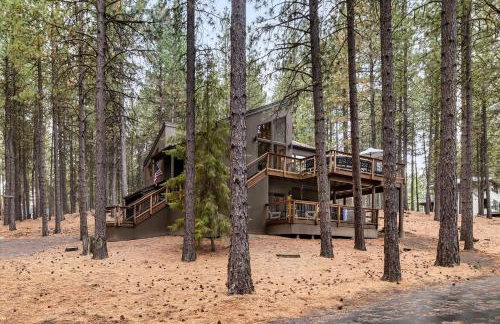 Treehouse Cabin Hot Tub Sauna Game Room - Foto 8