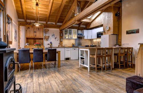 Tiki Lodge - hot tub & sauna - Photo 25