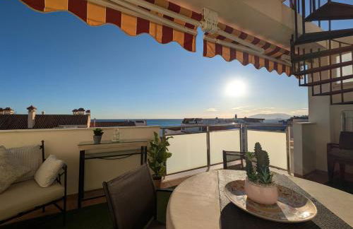 Ático Mediterráneo con Terraza y Solárium en el centro y a un paso del mar en Rincón de la Victoria - Photo 1