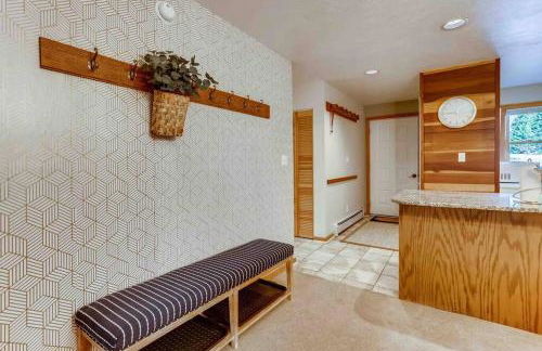 Cozy Ski Condo + Hot Tub + Fireplace + Heated Pool - Foto 12