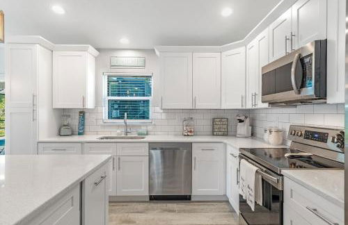 BRAND NEW Rental with Luxury Pool - Villa Rosalie - Roelens Vacations - Foto 1