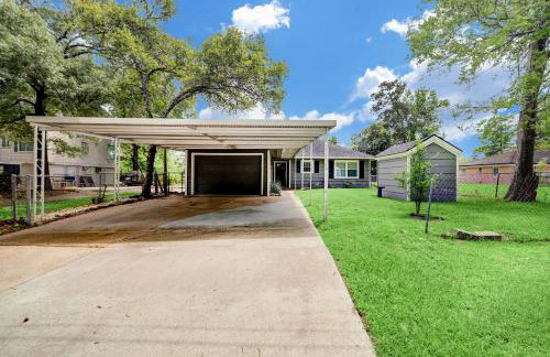 Kingwood Cottage - 10 mins from IAH - Lake Front - Foto 2
