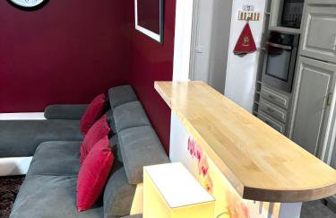 BedinReims "burgundy bottle" 110m2 Exceptional, 4 chambres doubles, 2 bain, free park & wifi, tout équipé - Foto 5
