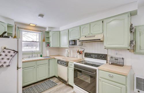 Riverfront Topsham Home about 28 Mi to Portland! - Foto 9