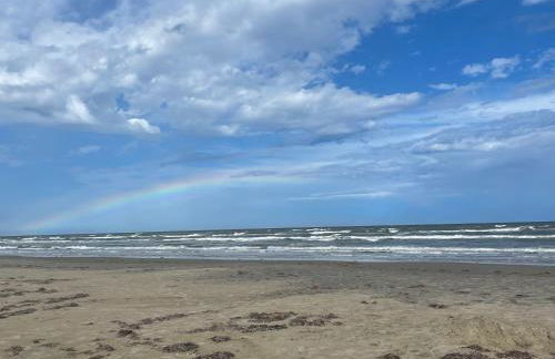 Cozy Beach Home with Resort Amenities, Oceanbay, lake views and 3 decks! - Foto 32