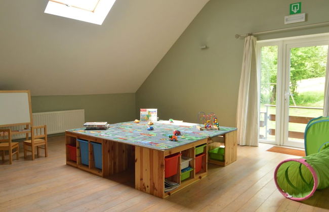 Grand Villa With Bubble Bath - Photo 16