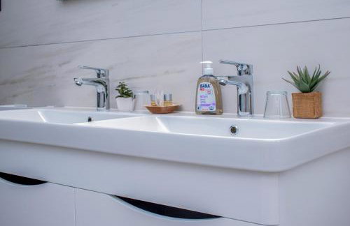 Villa Vala with a large yard near Pula - by Istrabook - Foto 50