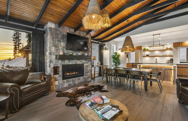 Chalet Monashee-brand New High End W/amazing Views - Photo 1